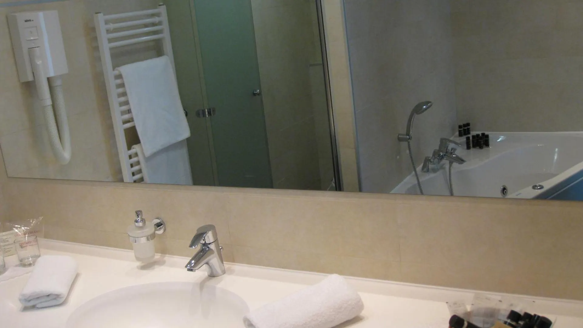 Hotel Kimen Cres